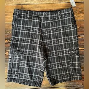 WAREHOUSE ONE • NWT men’s black and grey plaid cargo shorts • size 34